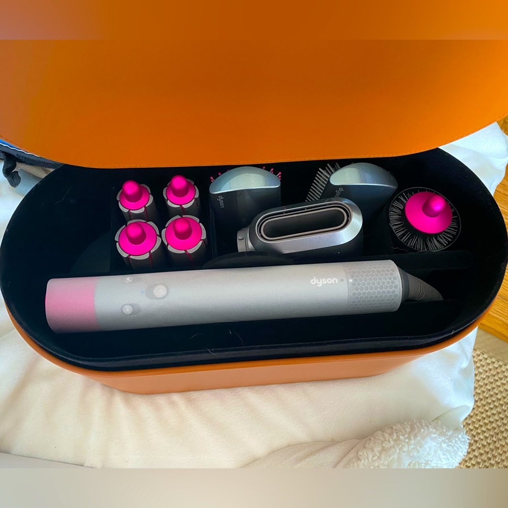 New Dyson Airwrap Complete Styler For Multiple HairTypes Item #2537002